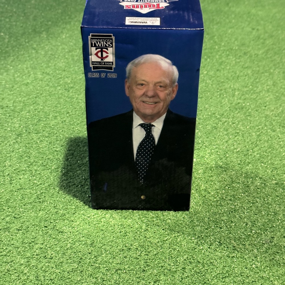 Minnesota Twins Jerry Bell Bobblehead - Picture 3 of 10